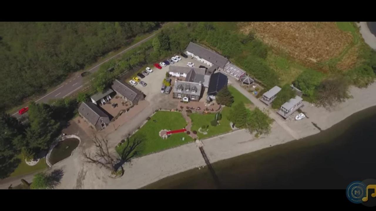 러스 Culag Lochside Self Catering 아파트 외부 사진
