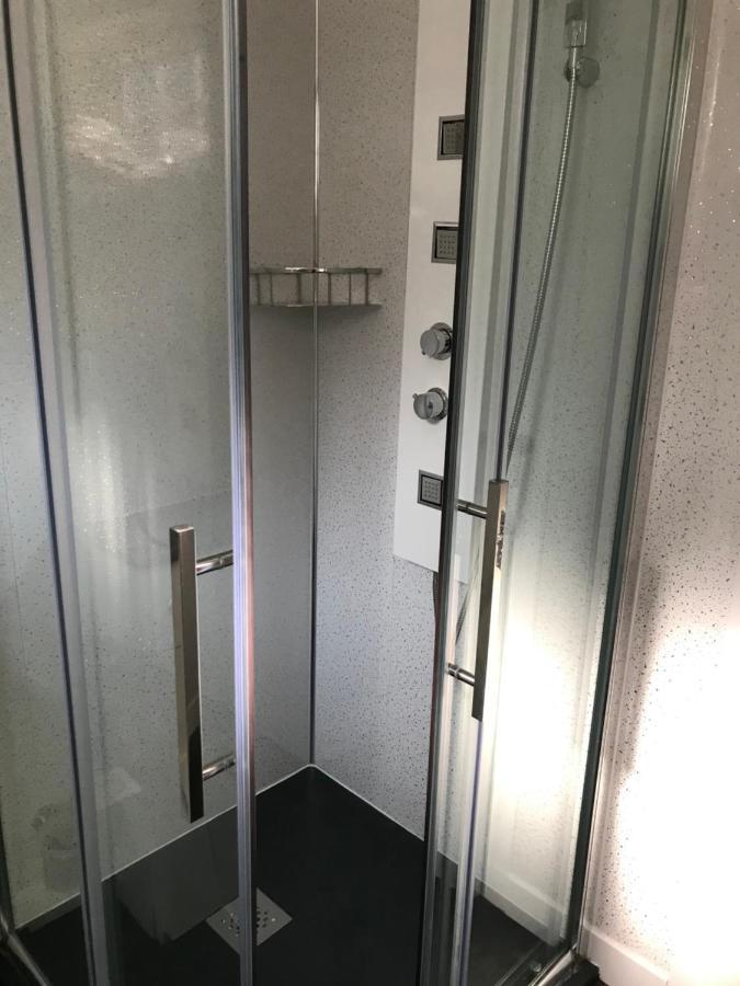 러스 Culag Lochside Self Catering 아파트 외부 사진