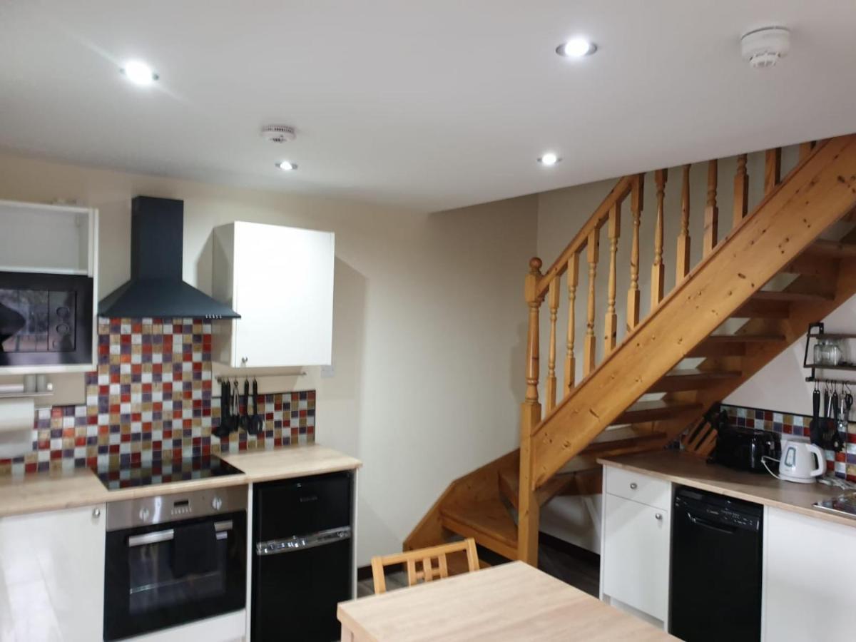 러스 Culag Lochside Self Catering 아파트 외부 사진