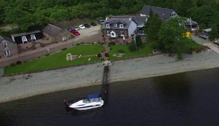 러스 Culag Lochside Self Catering 아파트 외부 사진