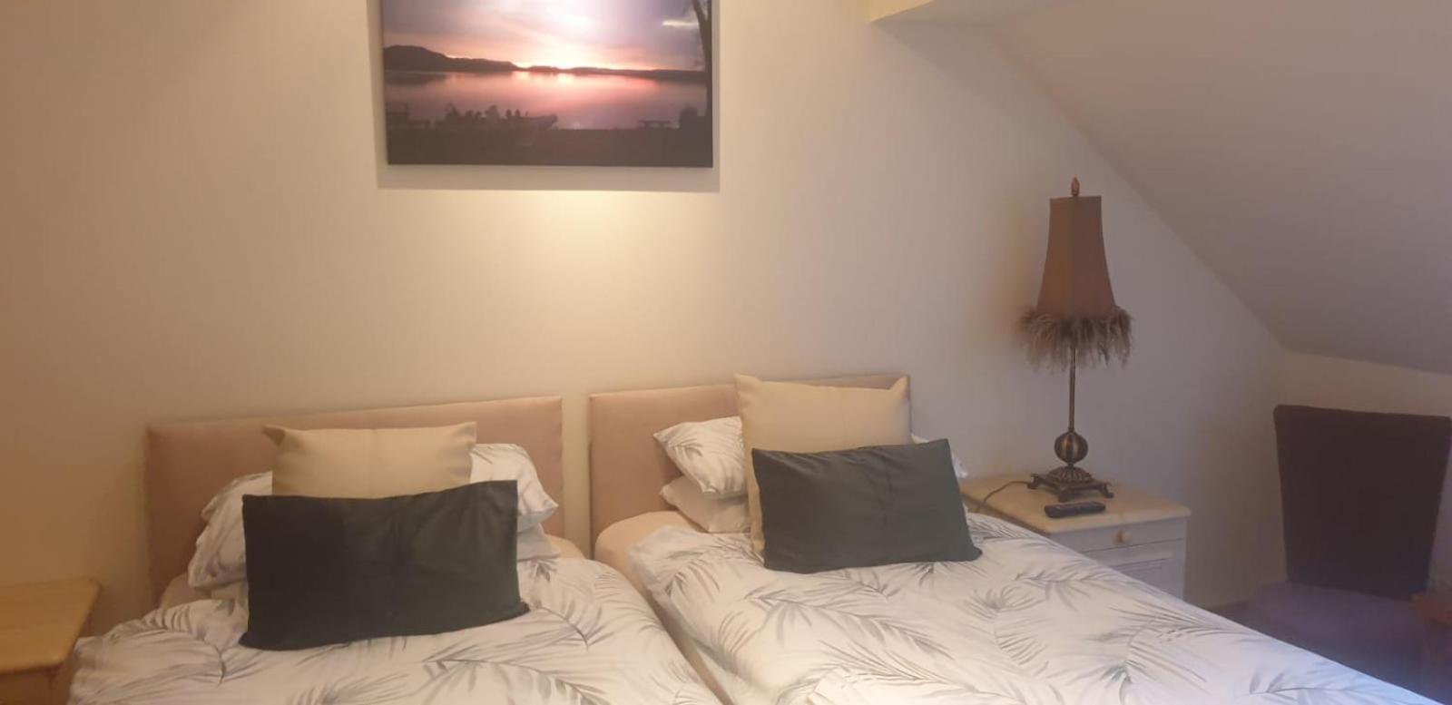 러스 Culag Lochside Self Catering 아파트 외부 사진
