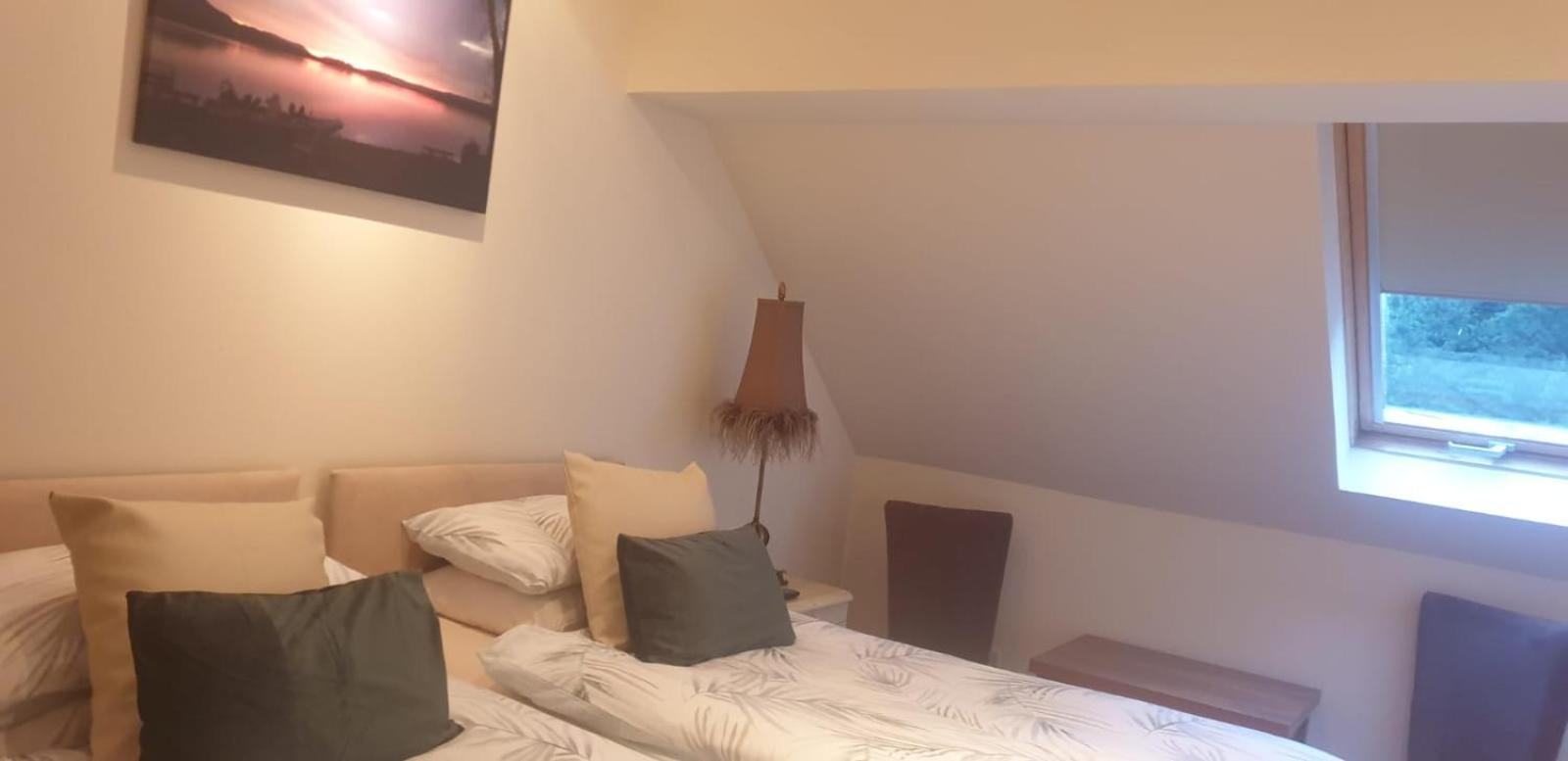 러스 Culag Lochside Self Catering 아파트 외부 사진