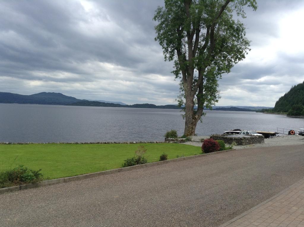 러스 Culag Lochside Self Catering 아파트 외부 사진